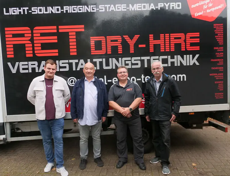 Alle Beteiligten vor einem unserer RET-Truck